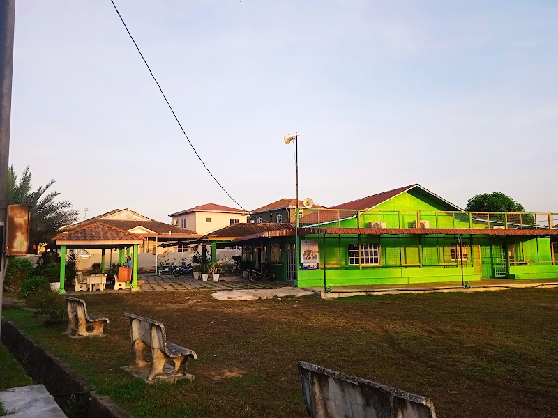 Surau Al Husna, Taman, Jalan Delima 2, Kampung Hutan Terabak, Jitra