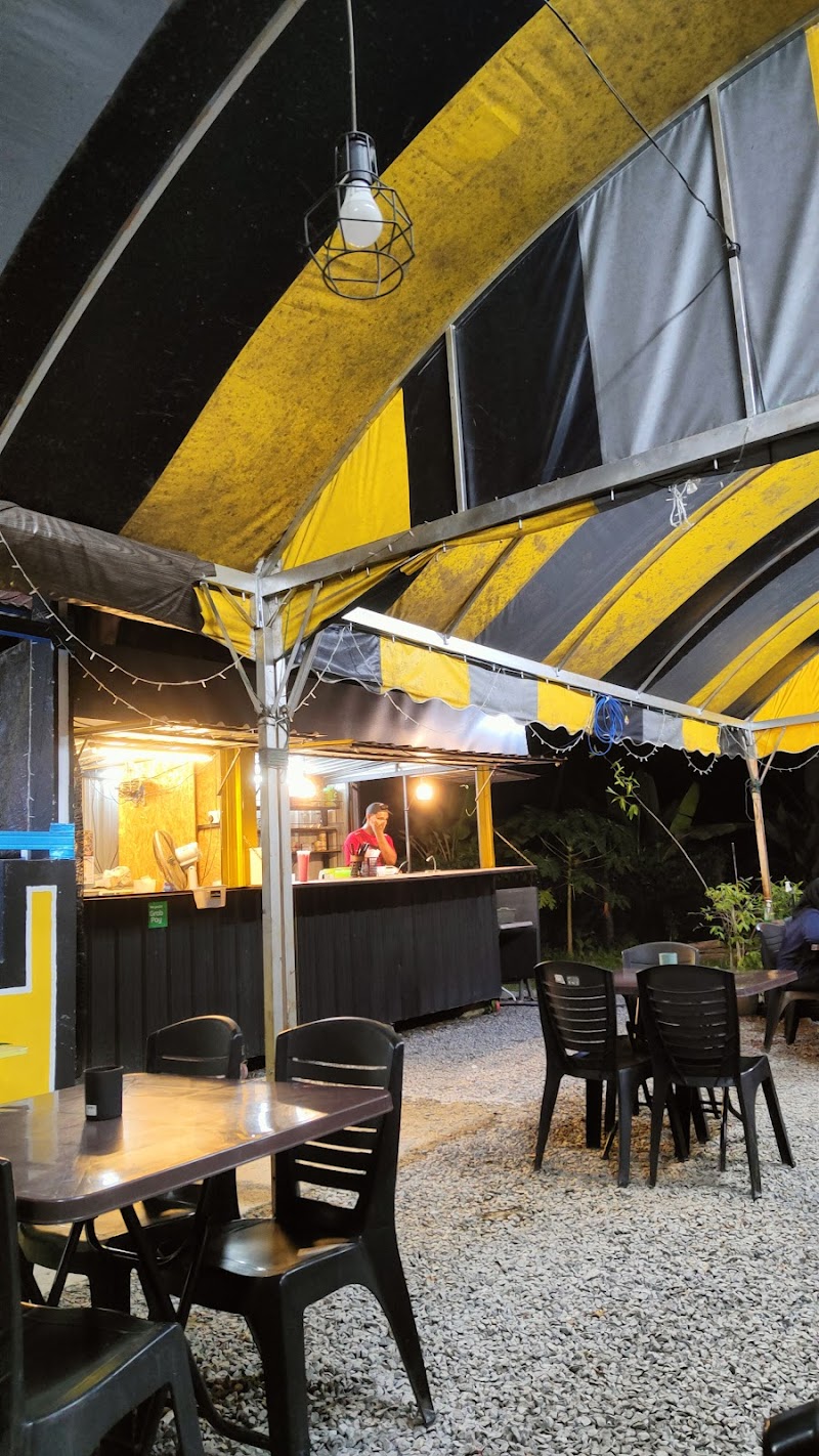 Empire House, 89V3+F6, Jitra