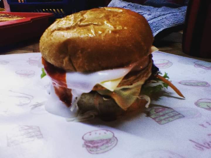 Baq Hang Burger / rumah Mie botak, 167, Jalan Binjal Indah 3, Kampung Padang Lorak, Jitra