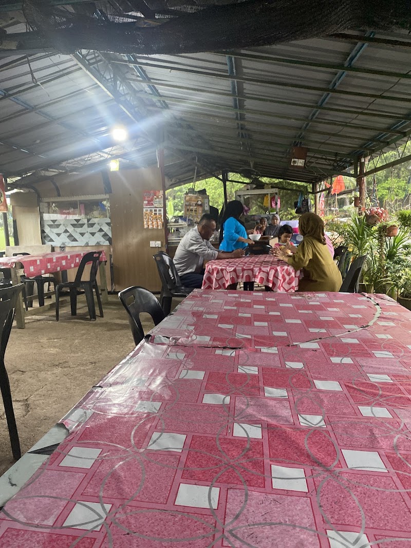 Warung Mak Ndak Mah, Kampung Siputeh, Kodiang