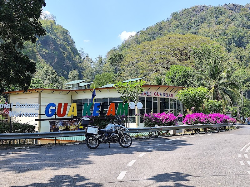 Galeri Gua Kelam, Kaki Bukit, :