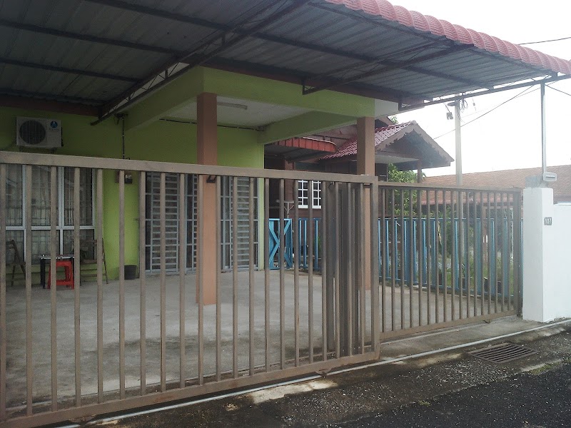 Putri Homestay Pauh Arau, 107, Jalan Pauh Indah, Kampung Padang Siding, Arau
