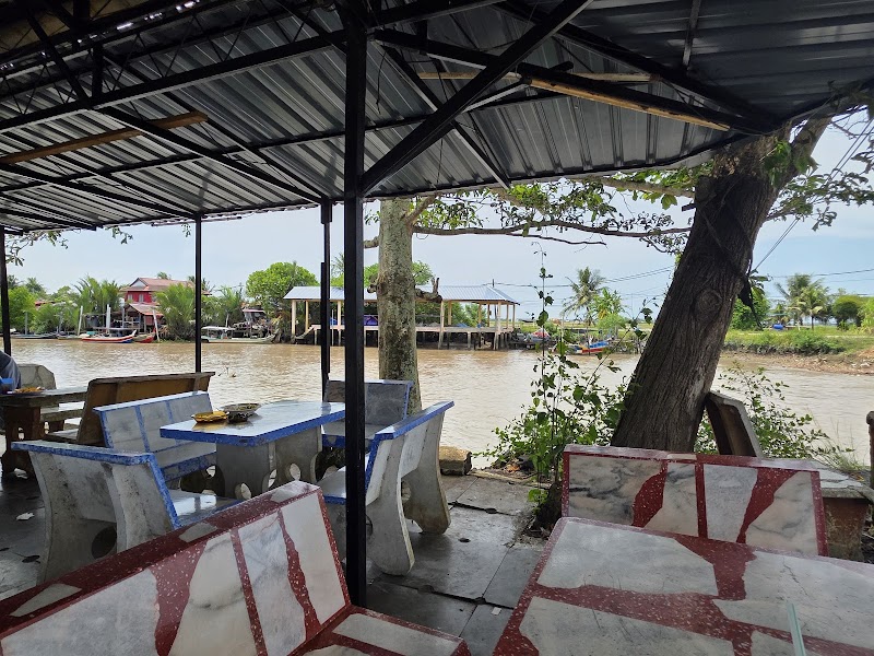 Kedai Rimbunan Sayang depan Tandop, 8-44, Jalan Kuala Kerpan, Ayer Hitam
