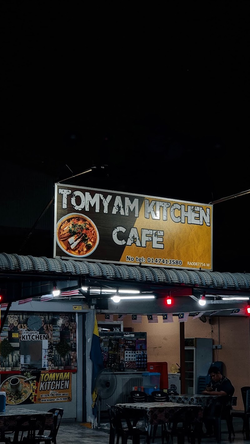 Tomyam kitchen cafe, No 2&3, Gerai UPD, Depan Mada, simpang empat Perlis MY, Pekan, Kangar