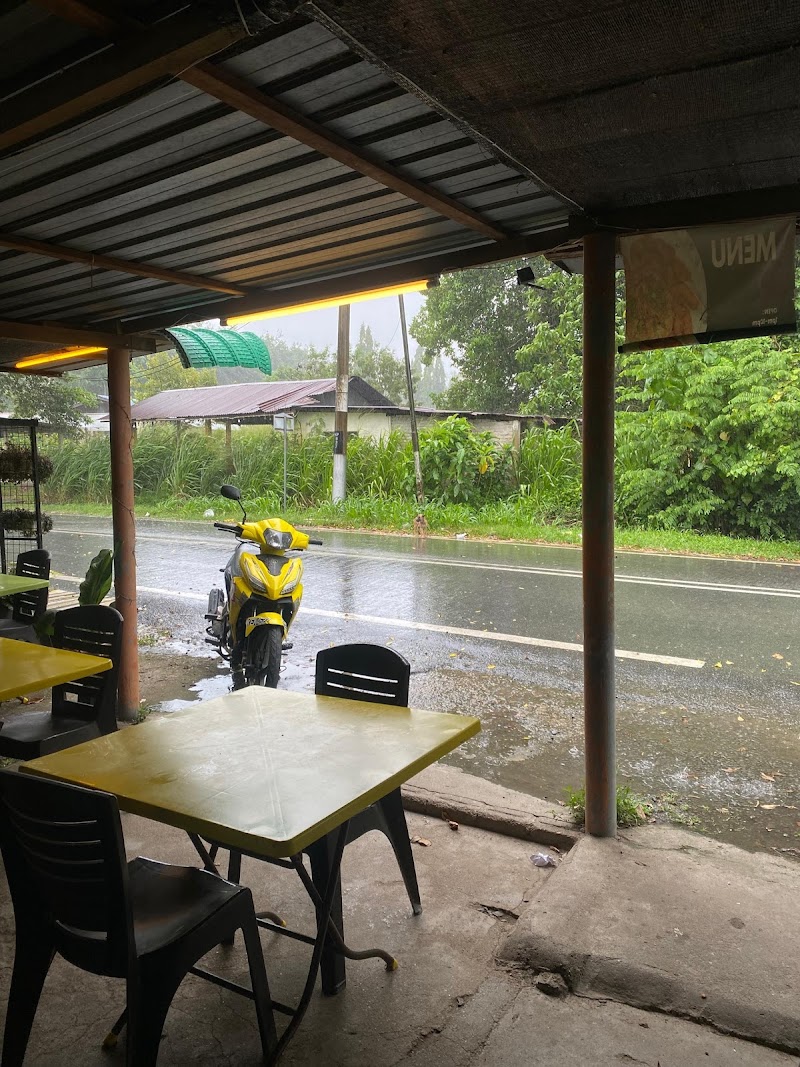 Warung Kak Liza, Simpang Tiga Pochan, Kodiang