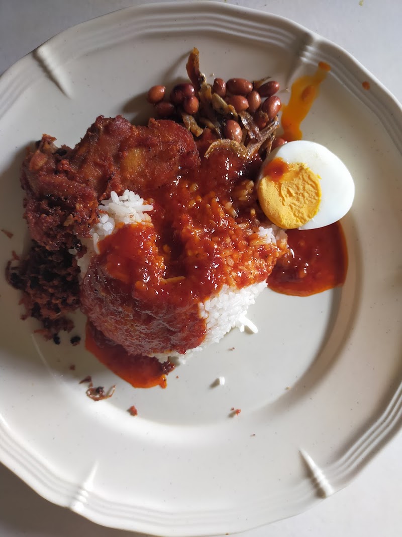 Warung makanan dan minuman Eshah, Jalan Kuala Perlis-sungai Bahru, Kampung Sungai Berembang, Kuala Perlis