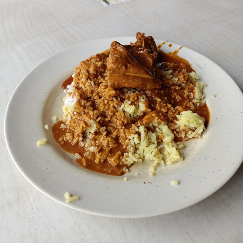 Nasi Gulai Itik Sofar, kM 20 Jalan Putra,Bersebelahan Pejabat Daerah Kecil Jerlun Kampung, Ayer Hitam