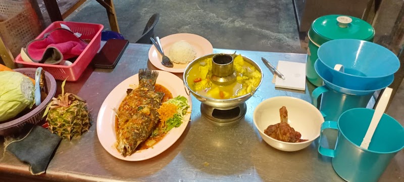 Fatimah tomyam, No92, jln sanglang, kg pauh, Simpang Ampat