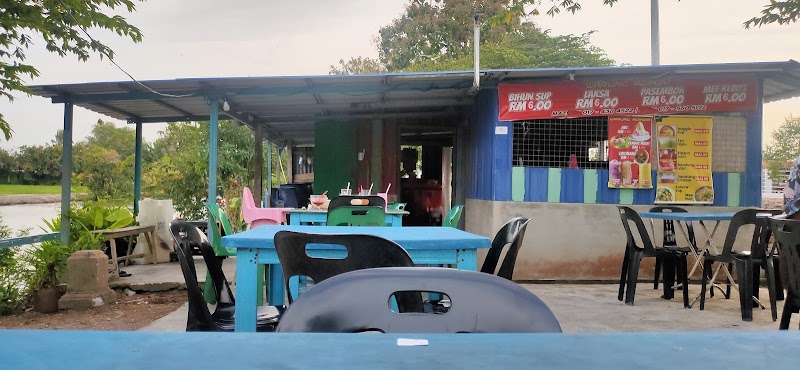 Warung Adinda, 948V+X6, Kuala Perlis