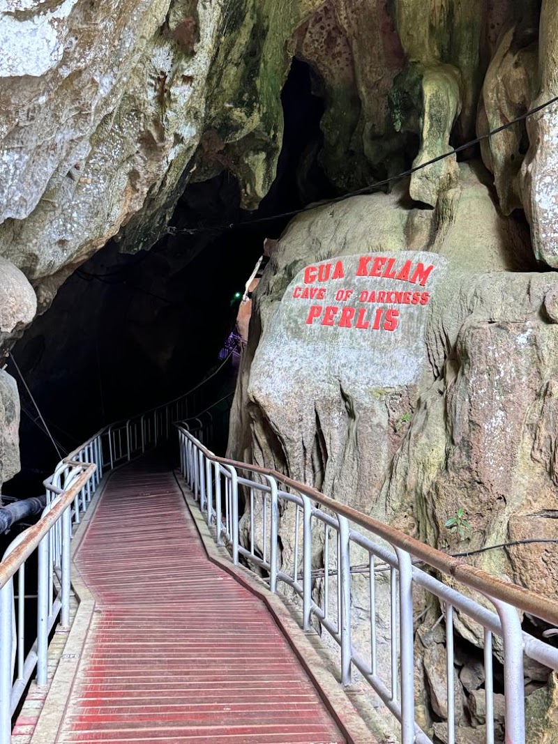 Kelam Cave, Jalan, Kaki Bukit