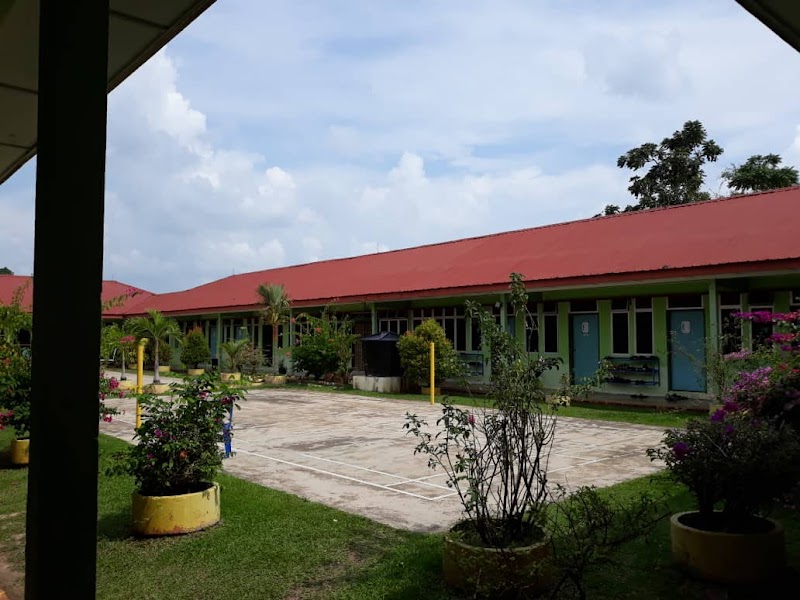 Desamara Firdaus, Kampung Padang Malau, Kangar
