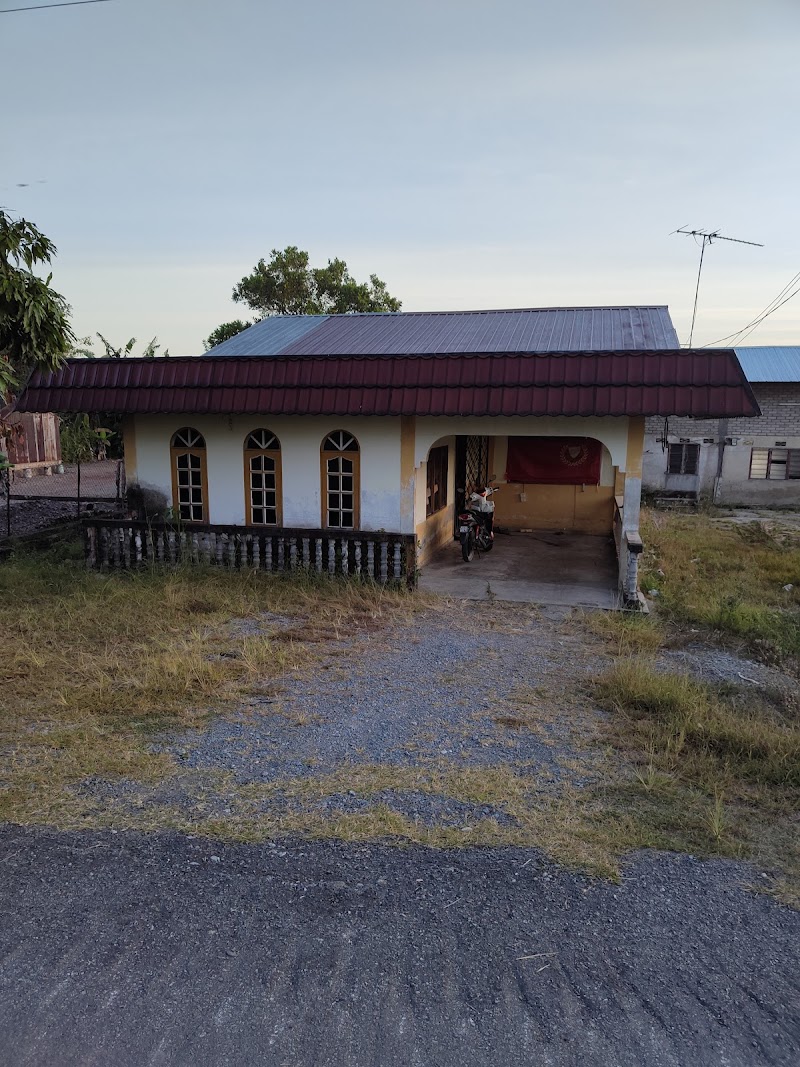 Mohd Well bin Mohd Sharif, No.56, KM22, Jalan Putra, Ayer Hitam