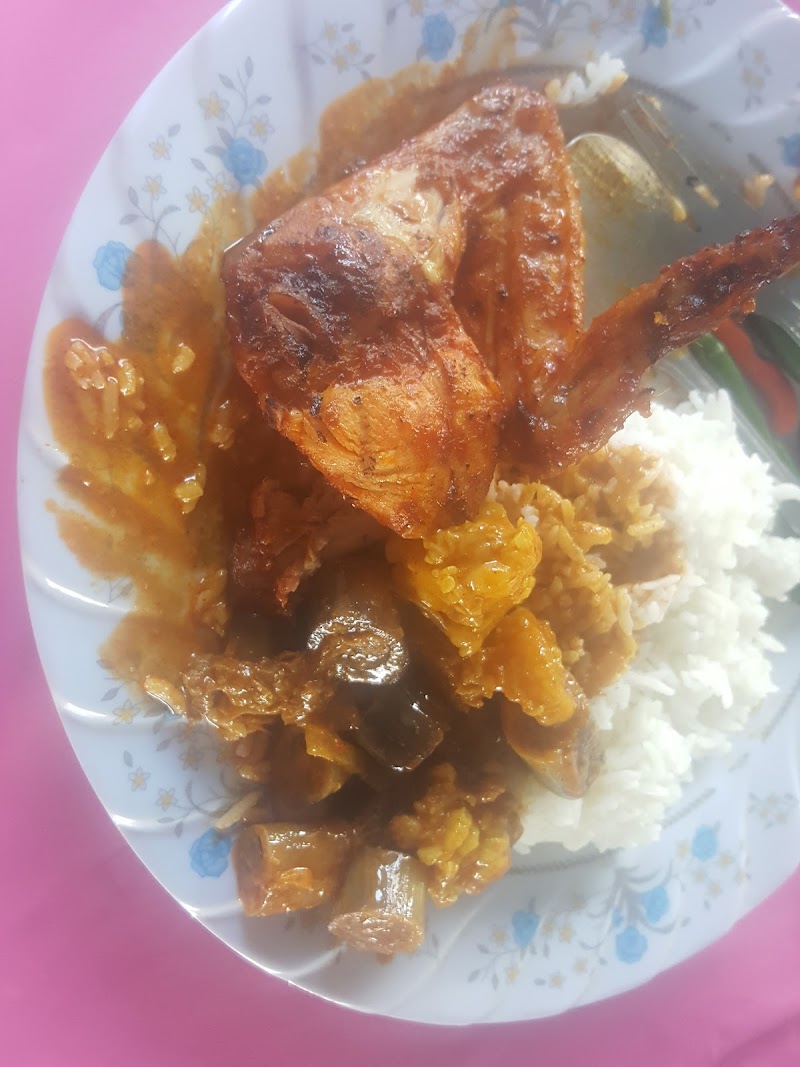 Lynda Nasi Campur, Kampung Batu Hampar, Kangar